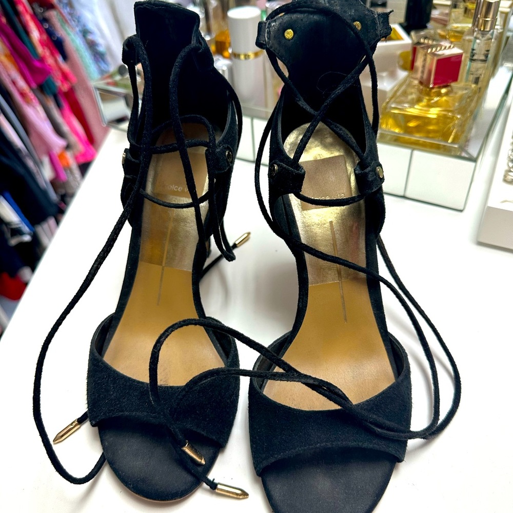Dolce Vita Black Suede open toe wrap around 4in heeled sandals.